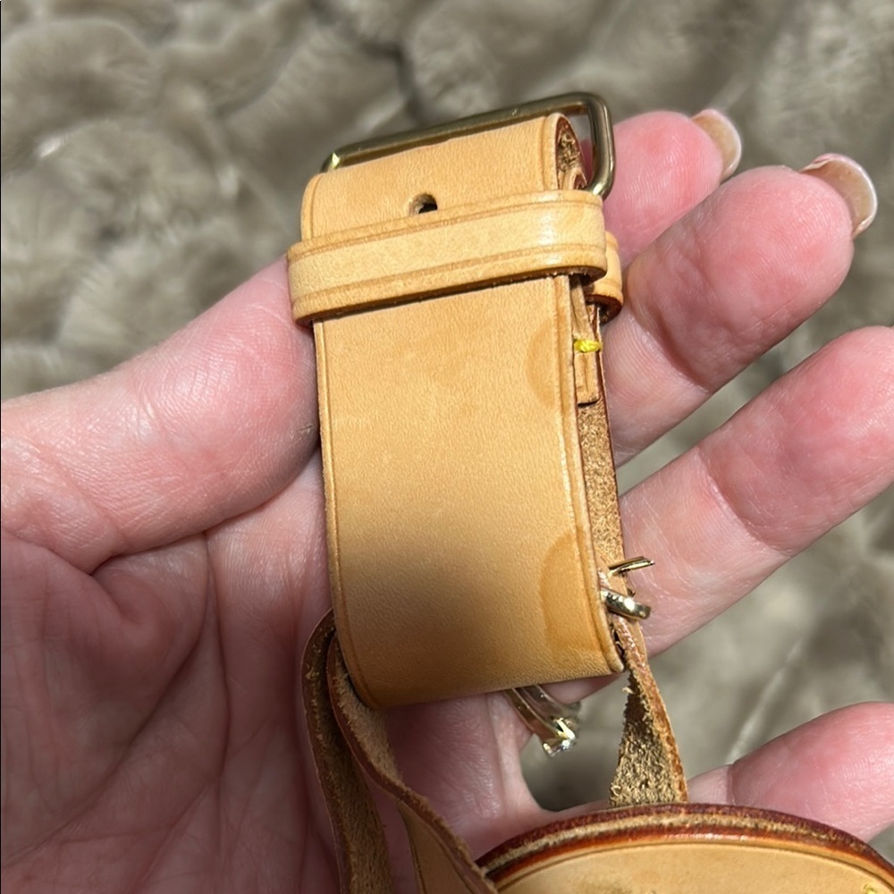 Louis Vuitton Beige Leather Luggage Tag - Picture 5 of 12